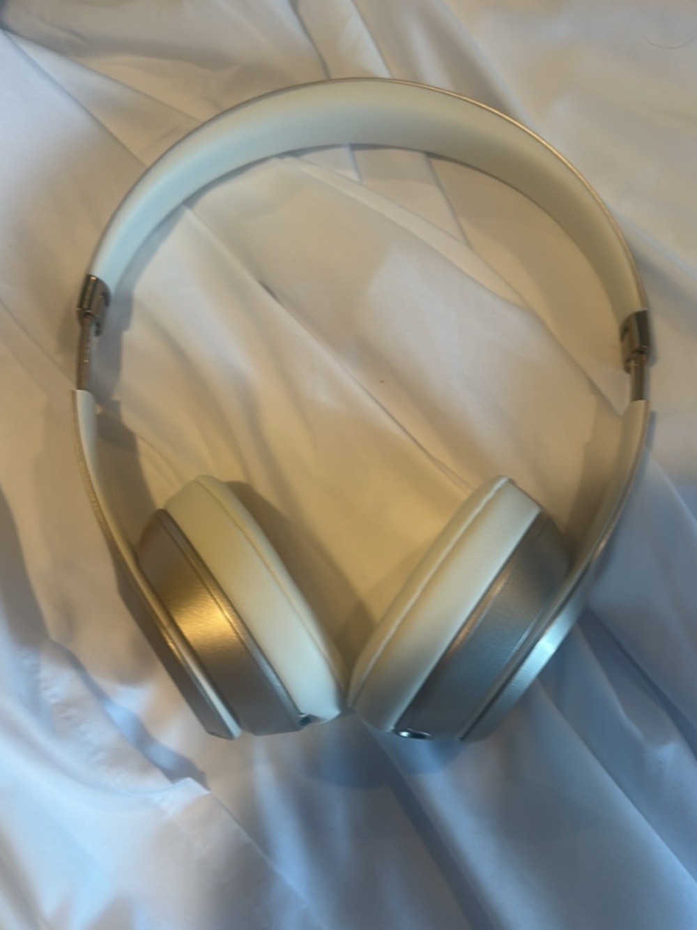 Beats by Dre Solo 4 Gold Headphones